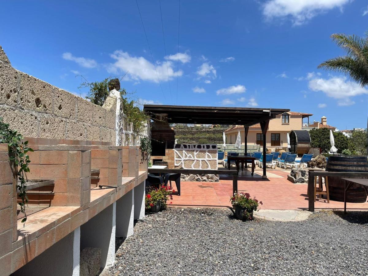 Villa Nashira Hot Tub Piscina Y Jardin Buzanada Esterno foto